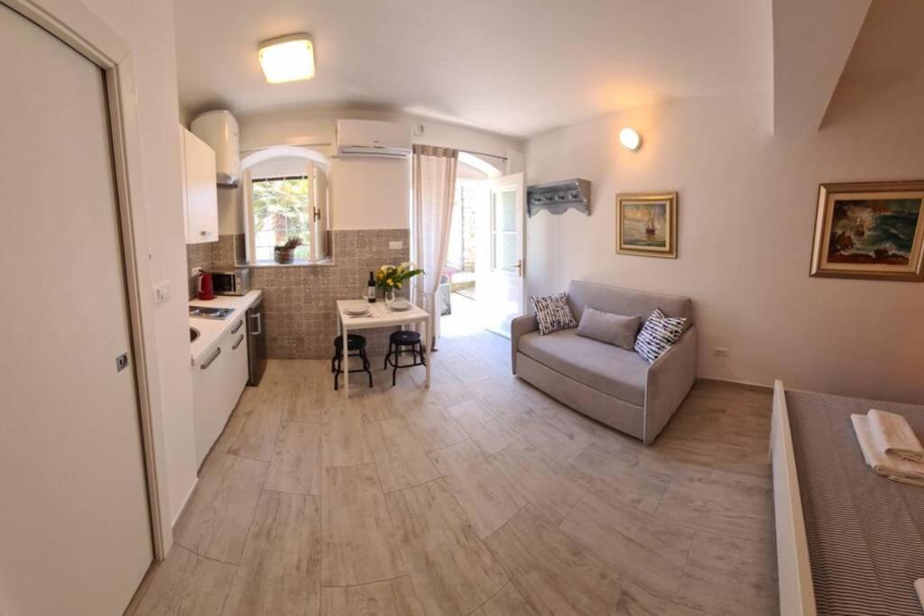 Studio Apartment Marella Vis Dış mekan fotoğraf