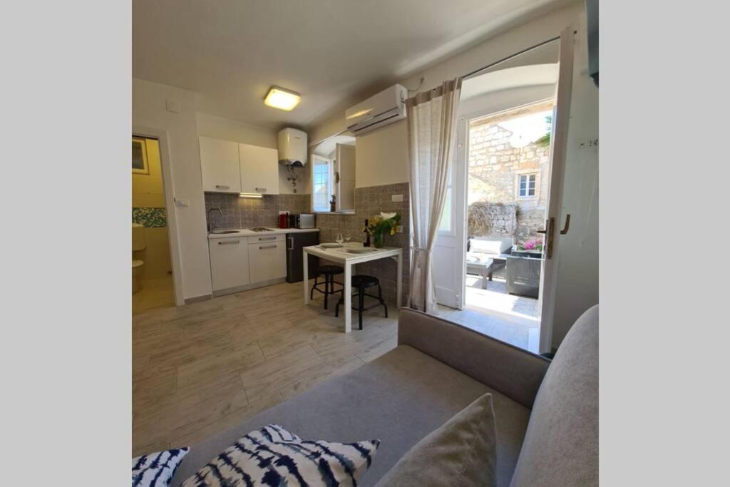 Studio Apartment Marella Vis Dış mekan fotoğraf