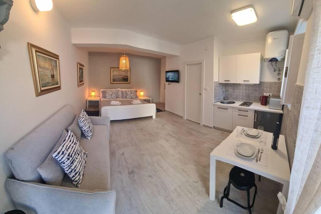 Studio Apartment Marella Vis Dış mekan fotoğraf
